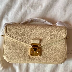 Elegant Cream Leather Handbag